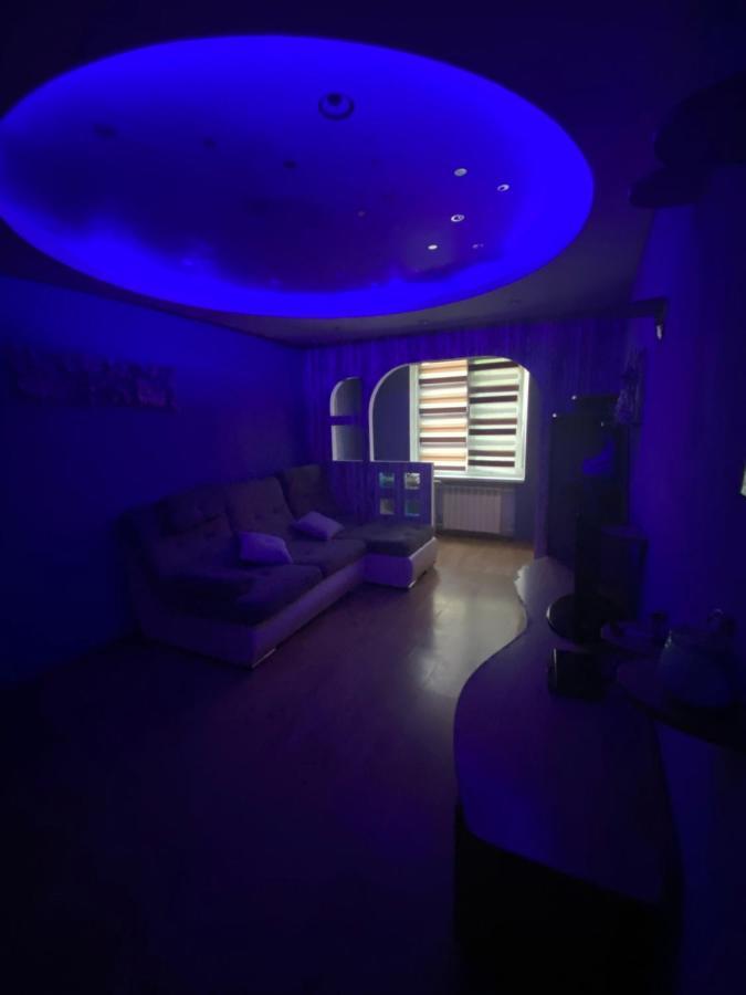 Adventure Apartment Kiev Bagian luar foto