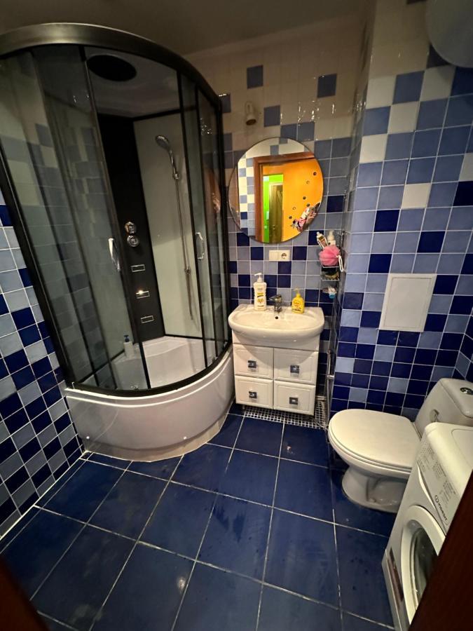 Adventure Apartment Kiev Bagian luar foto